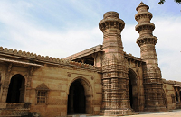 Jhulta Minar (Shaking Minarets)