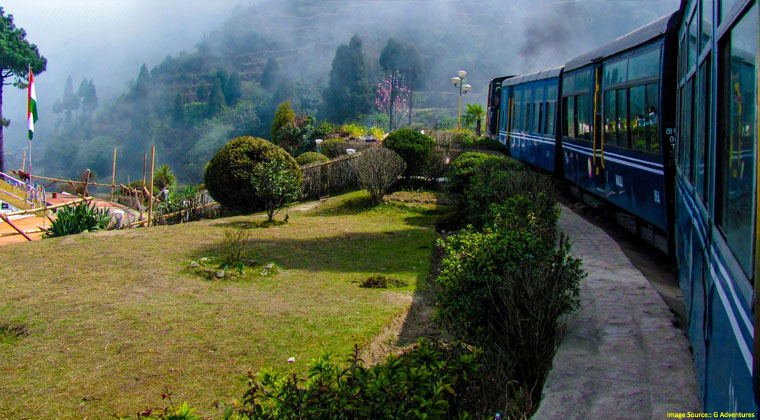 darjeeling trip couple