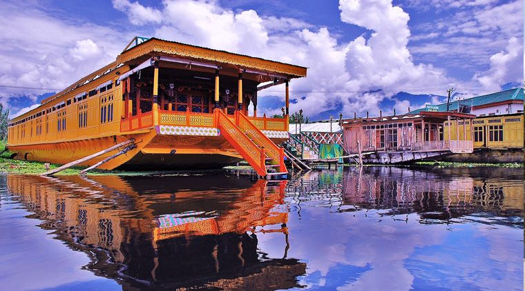 Srinagar Houseboat Packages